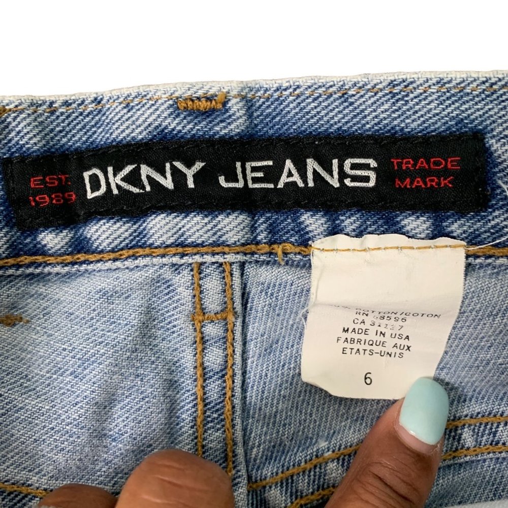 🟣 DKNY Women's Size 6 Blue Denim Mid Rise Tapered Jeans - Picture 5 of 6